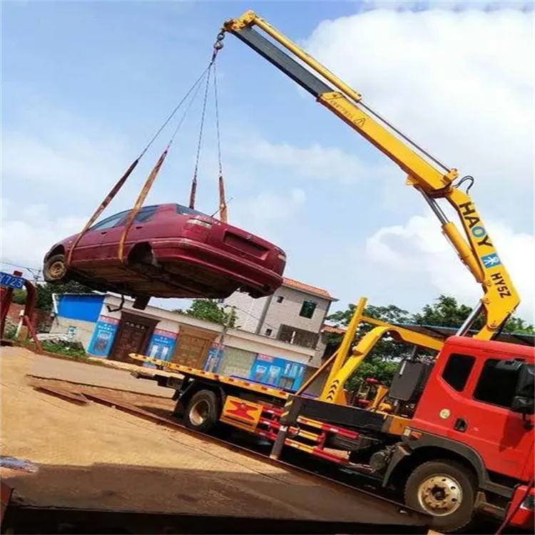 许昌吊车吊汽车的正确方法